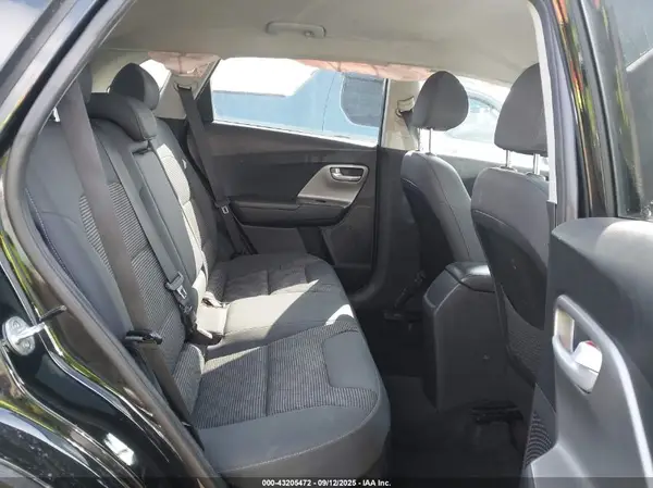 KNDCB3LC1K5263814 2019 KIA NIRO - Image 8