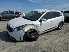 KNDCB3LC1K5266082 2019 KIA NIRO