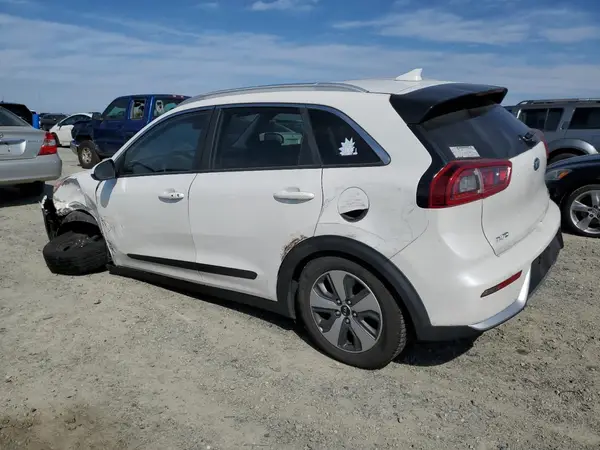 KNDCB3LC1K5266082 2019 KIA NIRO - Image 2