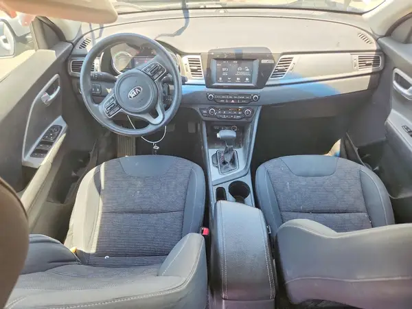 KNDCB3LC1K5290950 2019 KIA NIRO - Image 8