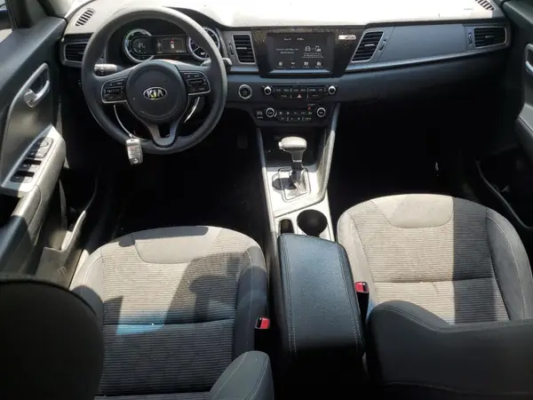 KNDCB3LC1K5292410 2019 KIA NIRO - Image 8