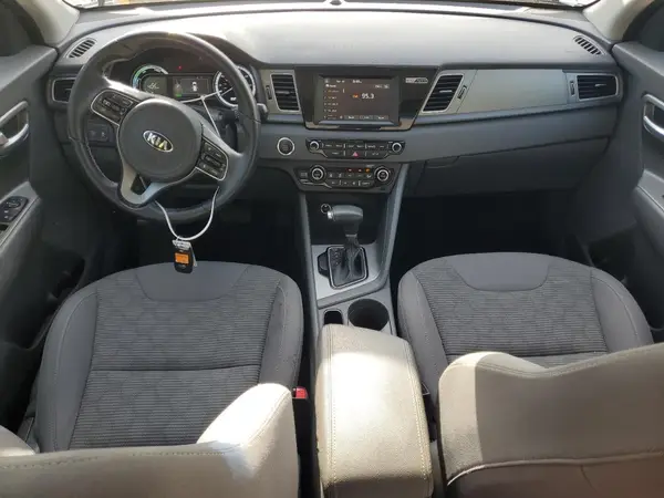 KNDCB3LC1K5296974 2019 KIA NIRO - Image 8