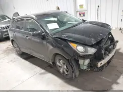 KNDCB3LC1K5305558 2019 KIA NIRO