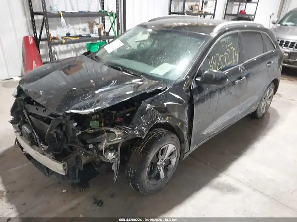 KNDCB3LC1K5305558 2019 KIA NIRO - Image 2