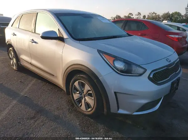 KNDCB3LC1K5322697 2019 KIA NIRO - Image 1