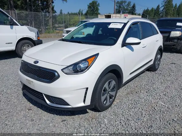 KNDCB3LC1K5331142 2019 KIA NIRO - Image 2