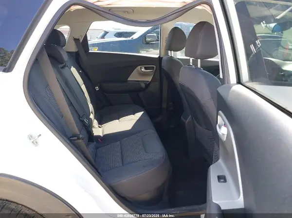 KNDCB3LC1K5331142 2019 KIA NIRO - Image 8