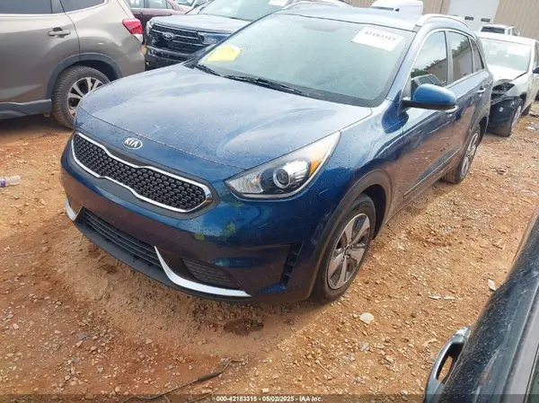 KNDCB3LC1K5336079 2019 KIA NIRO - Image 2