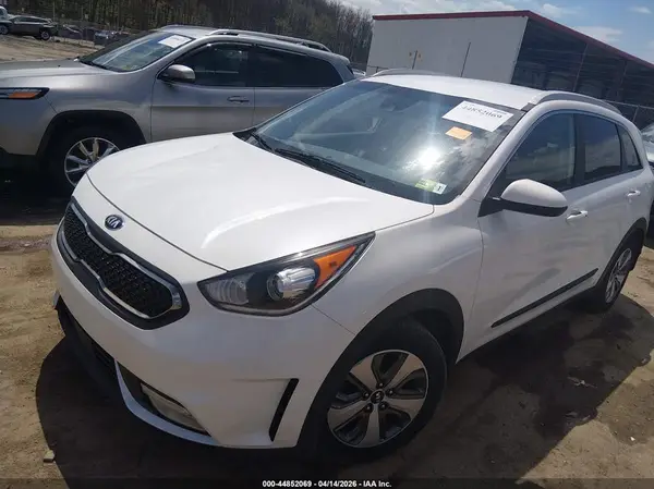 KNDCB3LC1K5336910 2019 KIA NIRO - Image 2
