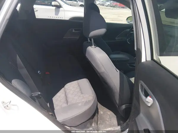 KNDCB3LC1K5336910 2019 KIA NIRO - Image 8