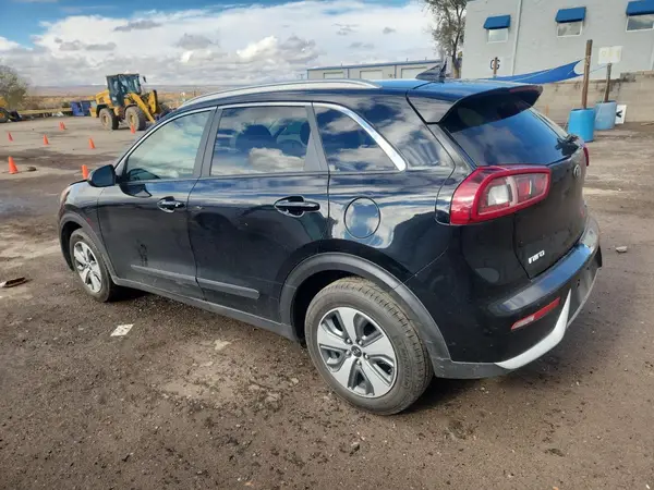 KNDCB3LC1K5346241 2019 KIA NIRO - Image 2