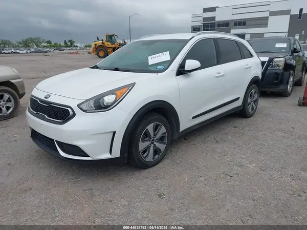 KNDCB3LC1K5347650 2019 KIA NIRO - Image 2