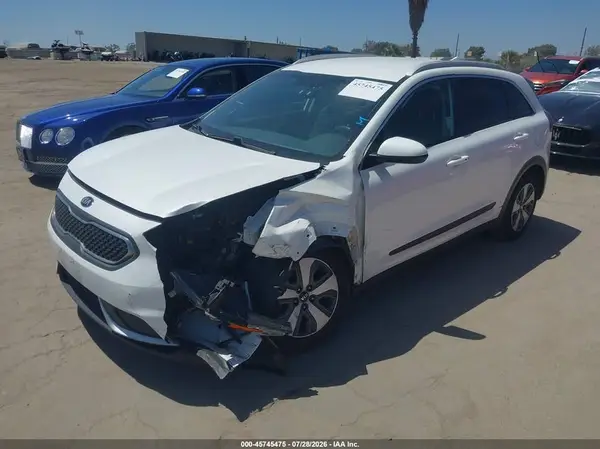 KNDCB3LC1K5348961 2019 KIA NIRO - Image 2