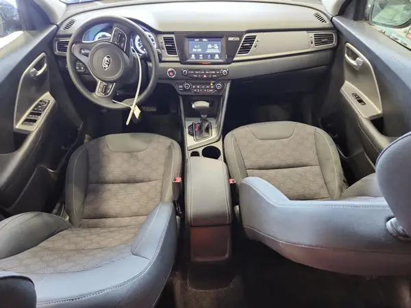 KNDCB3LC1K5349785 2019 KIA NIRO - Image 8