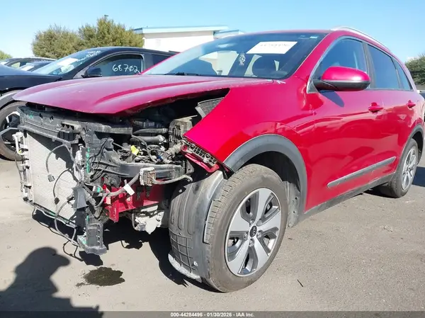 KNDCB3LC1K5351035 2019 KIA NIRO - Image 2