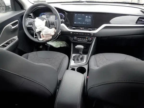 KNDCB3LC1L5361355 2020 KIA NIRO - Image 8
