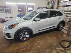 KNDCB3LC1L5413812 2020 KIA NIRO