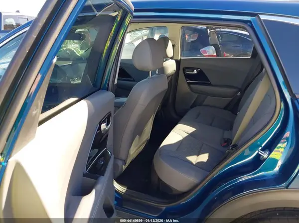 KNDCB3LC1L5413857 2020 KIA NIRO - Image 8
