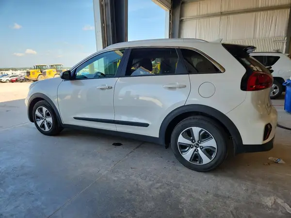 KNDCB3LC1L5424762 2020 KIA NIRO - Image 2
