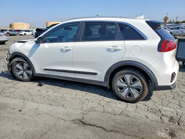 KNDCB3LC1M5471520 2021 KIA NIRO - Image 2