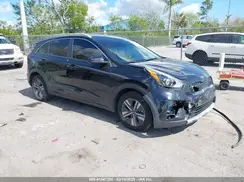 KNDCB3LC1M5476071 2021 KIA NIRO