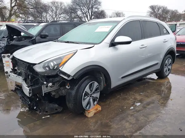 KNDCB3LC1M5479262 2021 KIA NIRO - Image 2