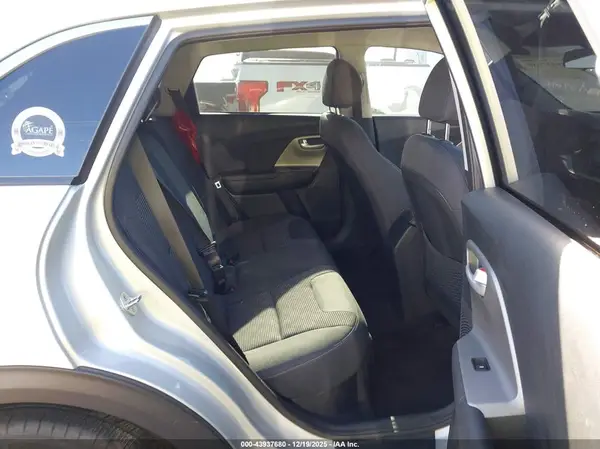 KNDCB3LC1M5479262 2021 KIA NIRO - Image 8