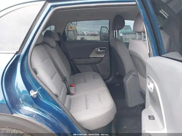 KNDCB3LC1M5488575 2021 KIA NIRO - Image 8