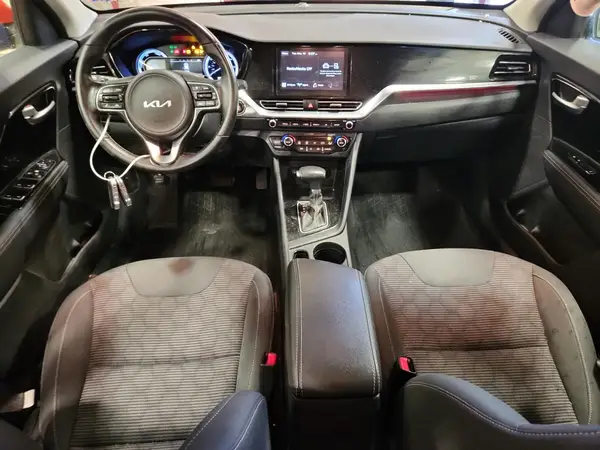 KNDCB3LC1N5507496 2022 KIA NIRO - Image 8