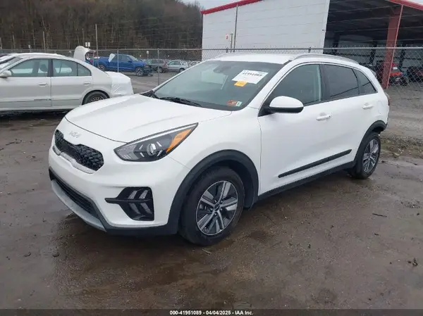 KNDCB3LC1N5510527 2022 KIA NIRO - Image 2