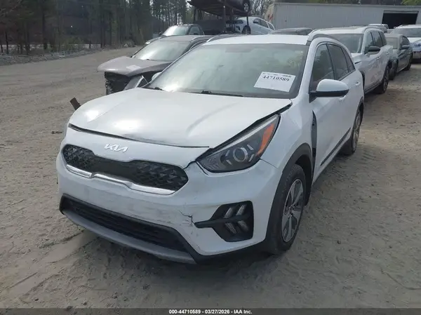 KNDCB3LC1N5512729 2022 KIA NIRO - Image 2