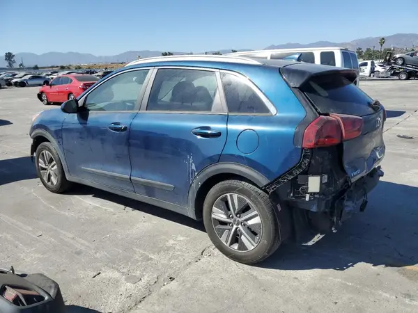 KNDCB3LC1N5545861 2022 KIA NIRO - Image 2