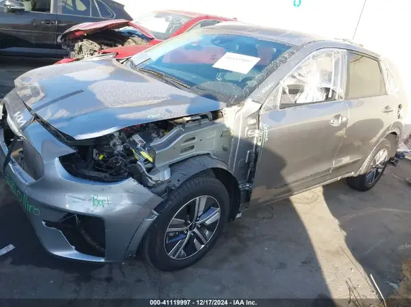 KNDCB3LC1N5548002 2022 KIA NIRO - Image 2