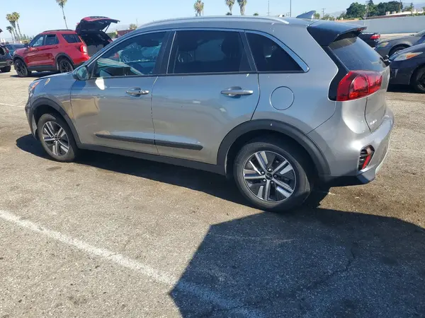 KNDCB3LC1N5548033 2022 KIA NIRO - Image 2