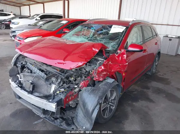 KNDCB3LC1N5549795 2022 KIA NIRO - Image 2