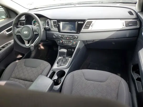 KNDCB3LC2H5039461 2017 KIA NIRO - Image 8