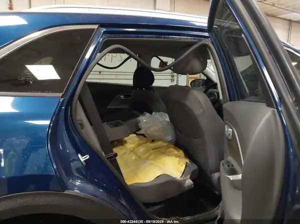 KNDCB3LC2H5048323 2017 KIA NIRO - Image 8