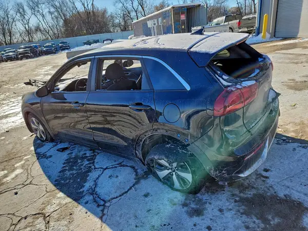 KNDCB3LC2H5049407 2017 KIA NIRO - Image 2
