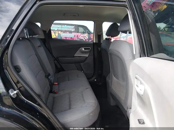 KNDCB3LC2H5051304 2017 KIA NIRO - Image 8