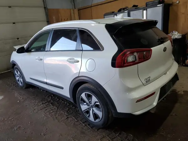 KNDCB3LC2H5055921 2017 KIA NIRO - Image 2
