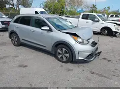 KNDCB3LC2H5056759 2017 KIA NIRO