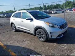 KNDCB3LC2H5060214 2017 KIA NIRO