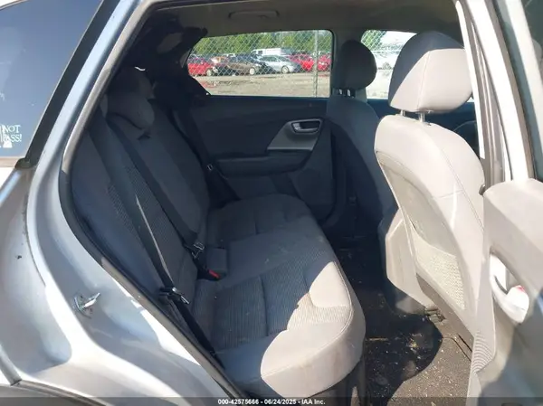 KNDCB3LC2H5060214 2017 KIA NIRO - Image 8