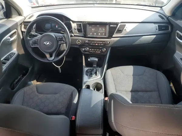 KNDCB3LC2H5069446 2017 KIA NIRO - Image 8