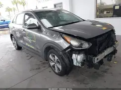 KNDCB3LC2H5069902 2017 KIA NIRO