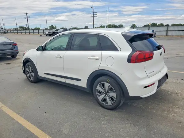 KNDCB3LC2H5076011 2017 KIA NIRO - Image 2