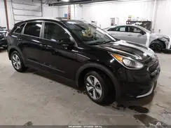 KNDCB3LC2H5076039 2017 KIA NIRO
