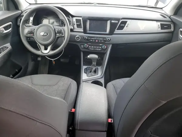 KNDCB3LC2H5076106 2017 KIA NIRO - Image 8