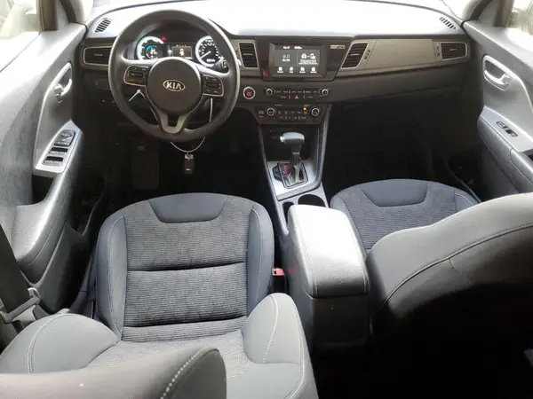 KNDCB3LC2H5076297 2017 KIA NIRO - Image 8