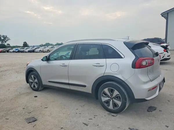 KNDCB3LC2H5079992 2017 KIA NIRO - Image 2